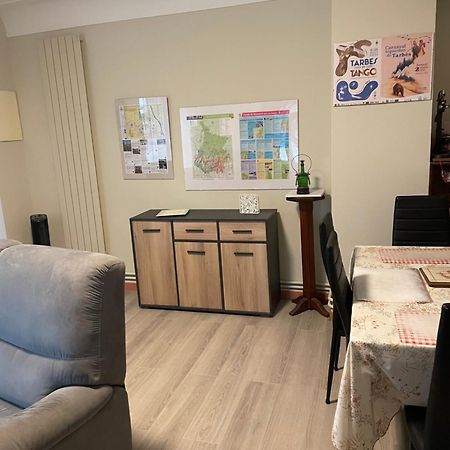 Chez Line Et Francis Lejlighed Tarbes Eksteriør billede